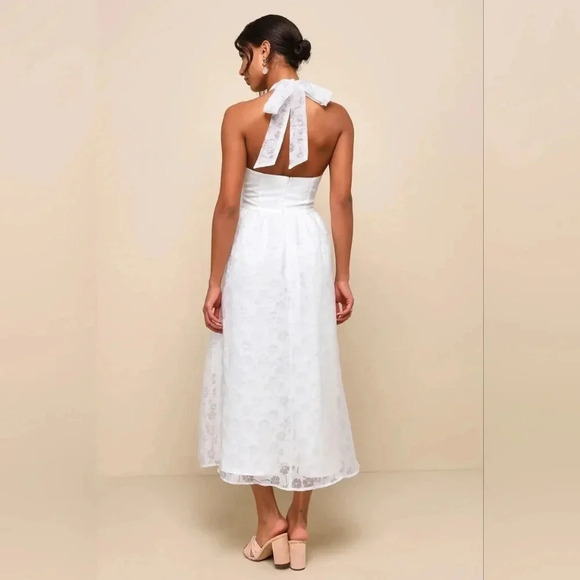 Lulu's Delicate Sweetness White Floral Burnout Midi Dress With Pockets M NWOT - Picture 5 of 12